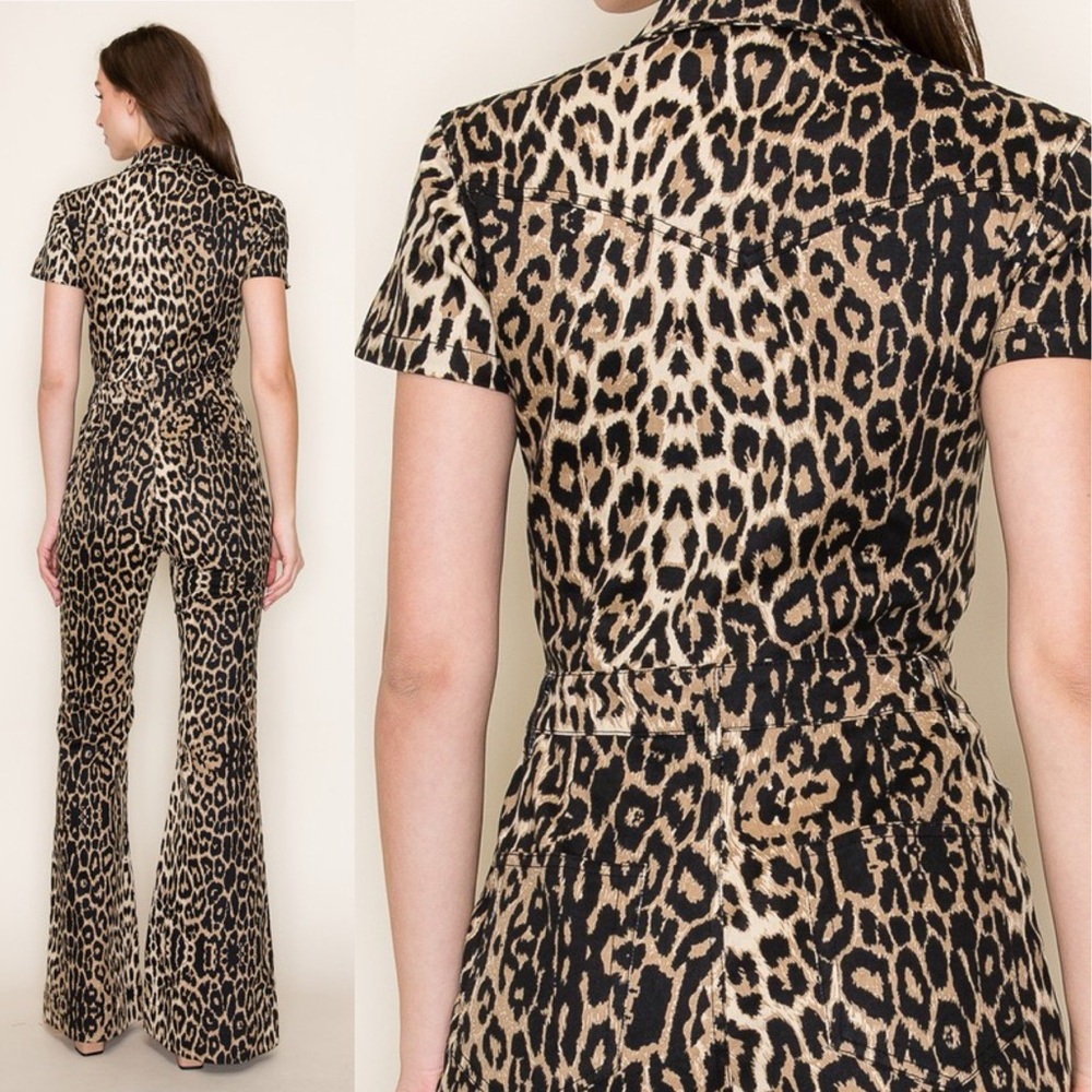 *RESTOCKED* Out In The Wild Leopard Print Denim Jumpsuit size Large - Picture 3 of 3